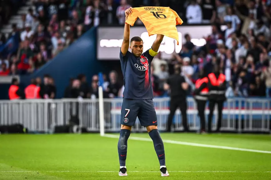 Sergio Rico, portarul lui PSG, din nou în comă. Fotbalistul spaniol a suferit un grav accident de călărie