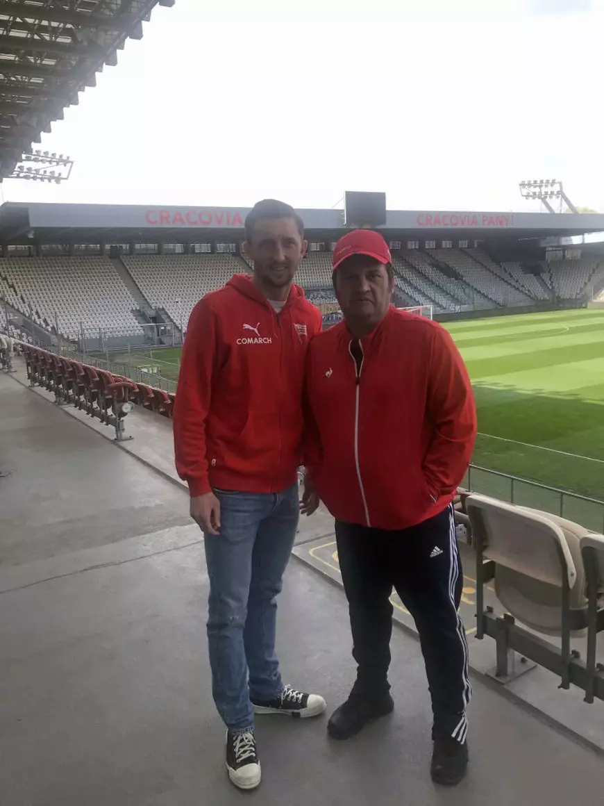 REPORTAJ. „La noi te duci la magazin și nu știi pe ce ai dat 300 de lei. Aici umpli coșul de banii ăștia”. Mutat de șapte ani în Polonia, un român cunoscut explică de ce nu ar vrea să mai revină acasă