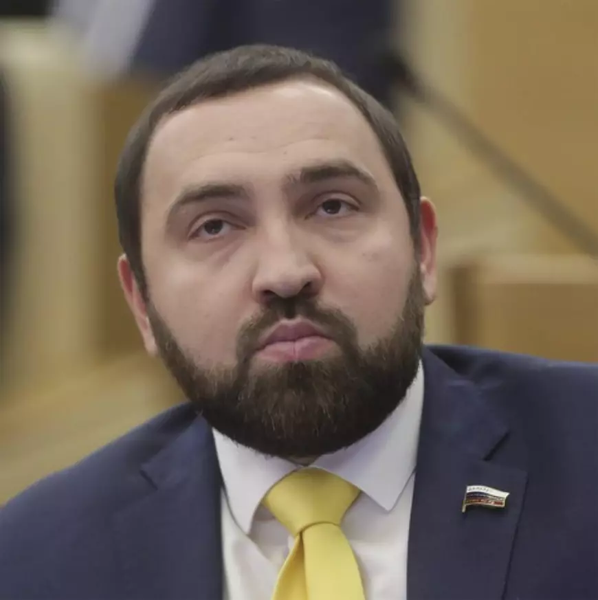 „Să conducem ce producem”. Un deputat din Duma rusă de Stat vrea să interzică funcționarilor să mai folosească mașini occidentale