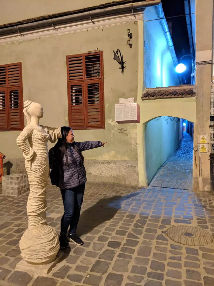 „Să conduc în București a fost înfricoșător”. După ce au locuit în peste 40 de țări, două nomade digitale povestesc experiența din România