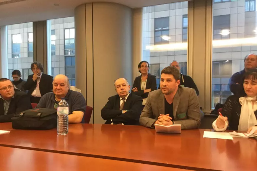 Un șofer român de TIR a terminat Facultatea de Drept, apoi și-a dat în judecată angajatorul din Belgia și are de primit de la el 200.000 de euro