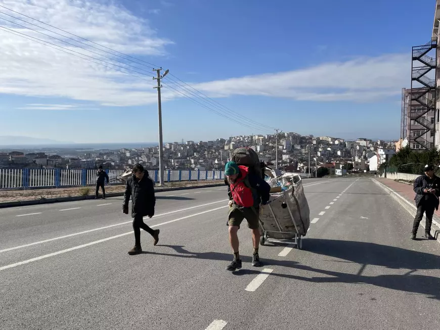 Motivul pentru care un elvețian a mers pe jos de la Berna în Filipine. Cât a durat drumul