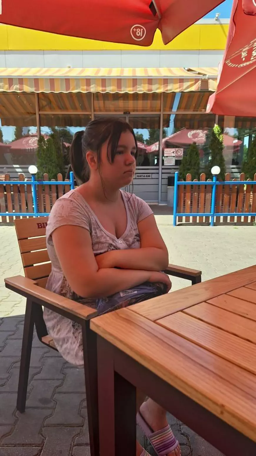 O fată de 13 ani, dispărută din sectorul 4 al Capitalei. Poliția cere ajutorul cetățenilor pentru a o găsi