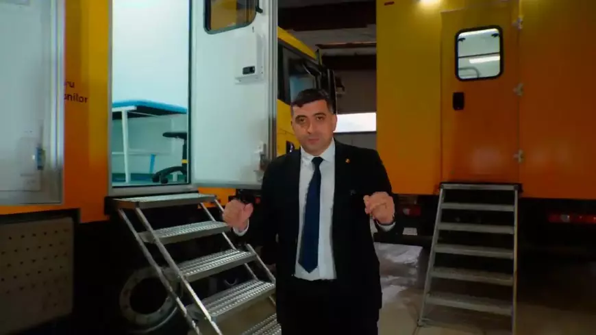 După Caravana educației de la PSD, urmează Caravana sanitară de la AUR. Partidul pleacă la drum cu autospeciale de un milion de euro. „Facem propagandă la ieșire”