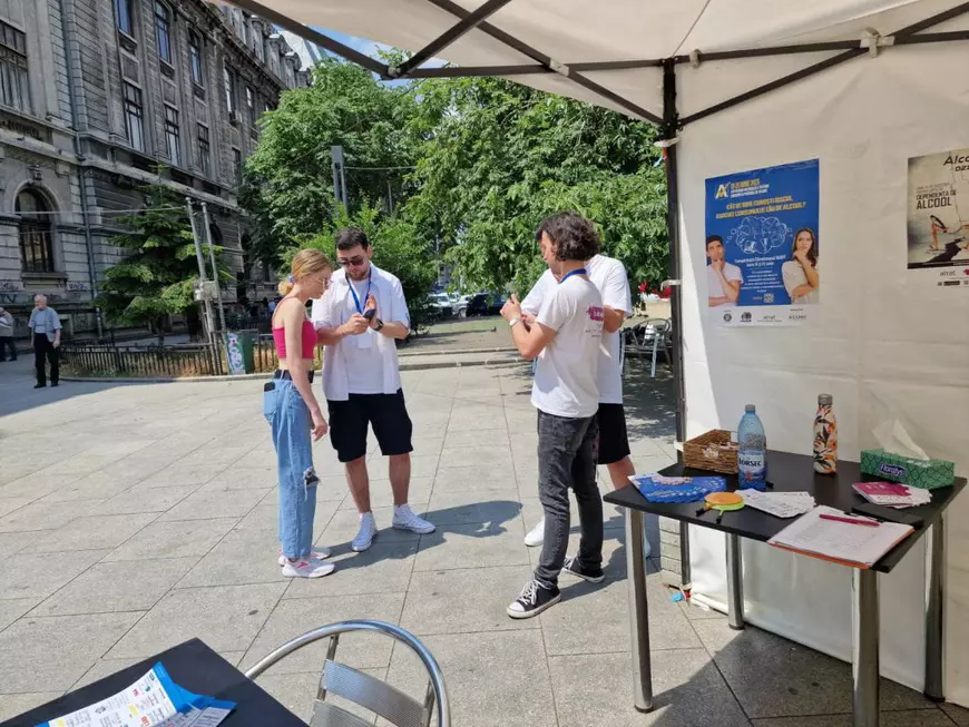 Bucureștenii, chestionați pe stradă cât alcool consumă. „Am încetat să beau datorită copiilor mei, nu aș vrea să rămână fără tată cum am pățit eu” 