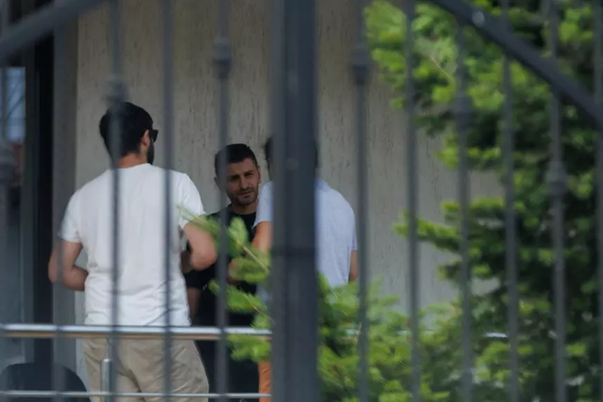 Fostul loc de muncă al surorii Gabrielei Firea acuză ziariștii de „presiuni”, „exagerări” și „afectarea activității” pentru că au așteptat 6 ore la ușă pentru un răspuns. Ce omite?