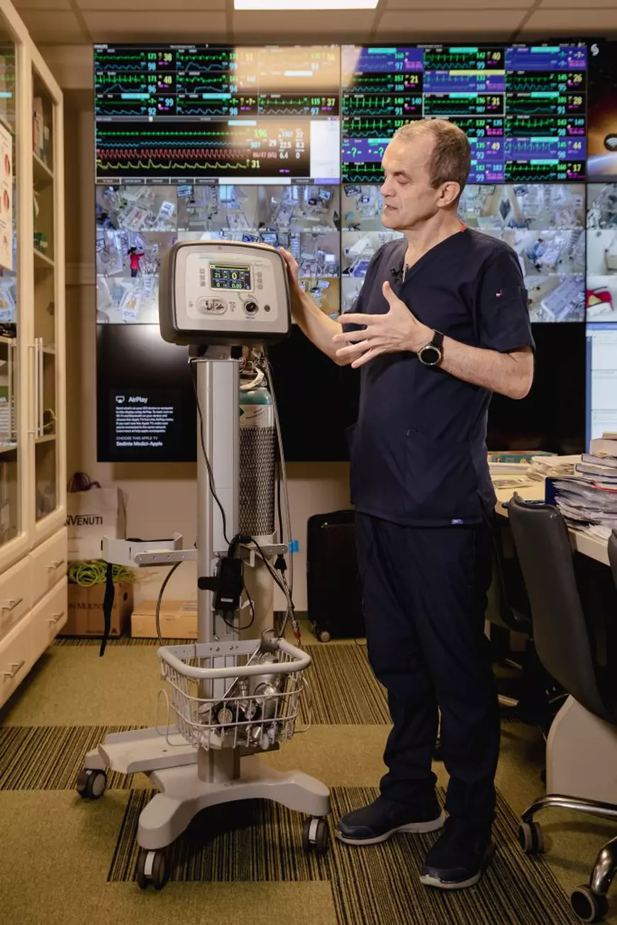 „Grijă pentru nou-născuți”, campanie umanitară a Fundației Ringier pentru achiziționarea unui sistem de livrare a oxidului nitric. Cu ajutorul oamenilor cu suflet, bebelușii suferinzi vor primi echipamentul medical care le salvează viețile