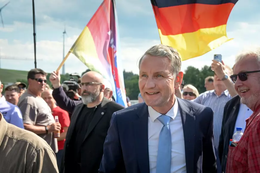 Partidele de extremă dreapta, în ascensiune în toată Europa. Cele trei domenii cheie care le fac atractive în rândul electoratului, folosite și de AUR