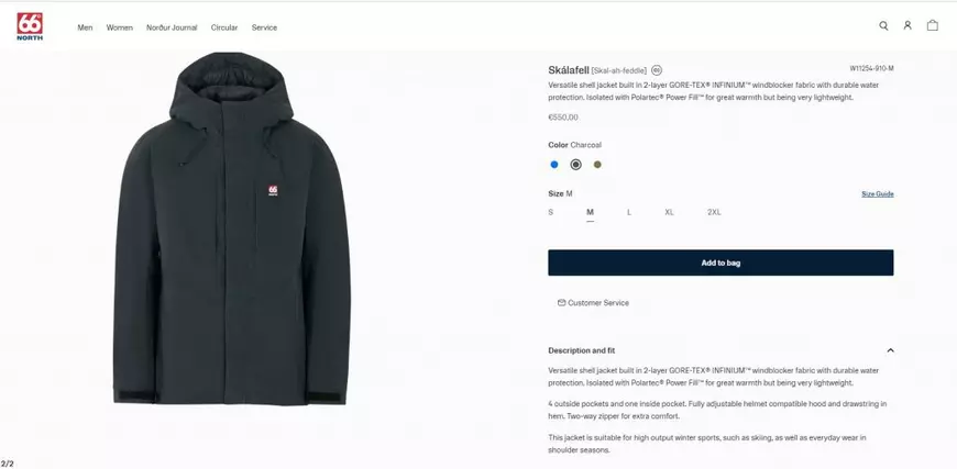 FOTO. Cât costă geaca purtată de Klaus Iohannis la urcarea pe vârful Moldoveanu