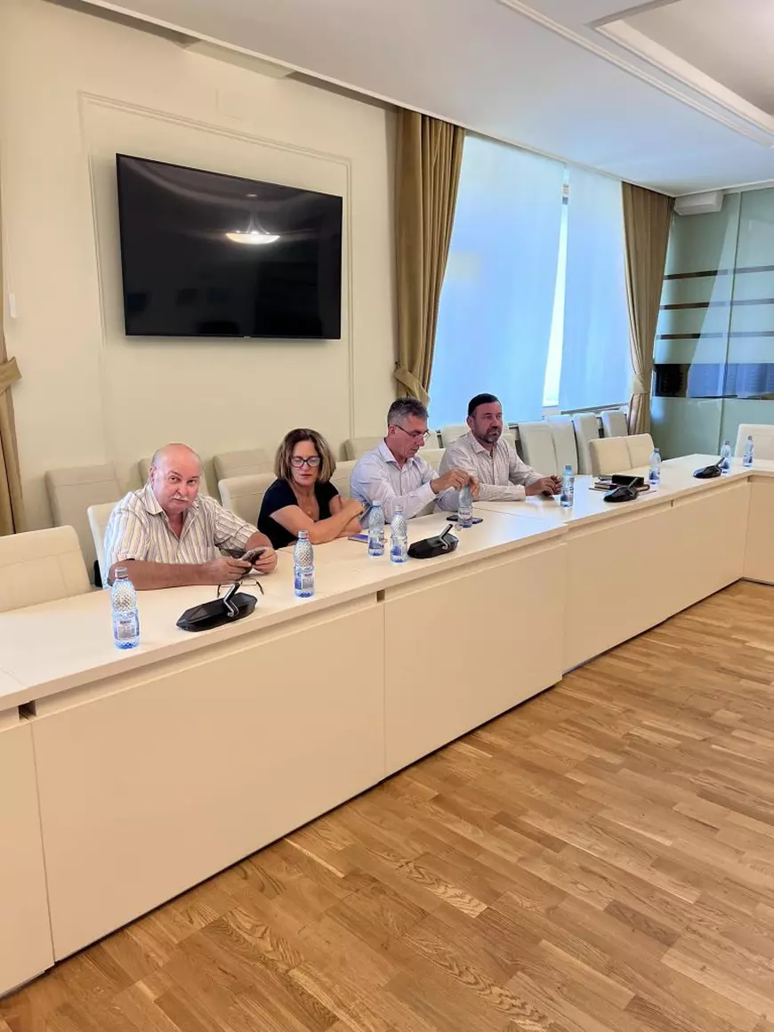 Protestul angajaților de la Finanțe. Cinci promisiuni obținute în urma negocierilor cu ministrul Boloș