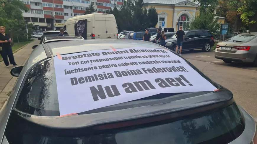 REPORTAJ. „Nici noi nu mai avem aer!” Botoșaniul fierbe și cere ca toți românii să se alăture protestelor, ca să nu se mai repete ce i s-a întâmplat Alexandrei