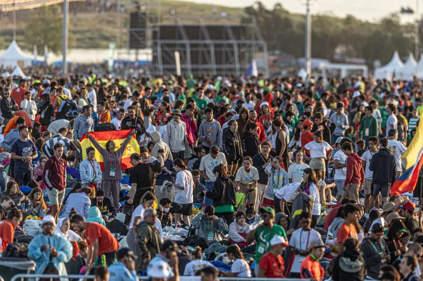 1,5 milioane de oameni s-au rugat alături de Papa Francisc, în Lisabona, în ultima zi a vizitei sale. VIDEO