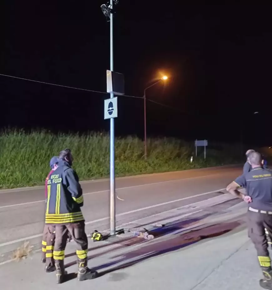 Radarul fix care a dat 24.000 de amenzi de viteză într-o lună a fost aruncat în aer, pe un drum regional dintr-un sat italian