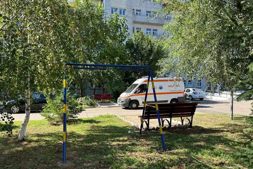 REPORTAJ. În timp ce șefii spitalului din Urziceni acuză „reacții emoționale”, rudele pacienților așteaptă să li se facă dreptate: „E locul cel mai bun să faci moarte de om, că nu te știe nimeni!”