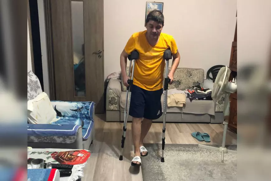 Diagnosticat cu scleroză laterală amiotrofică, Gabriel are nevoie de 30.000 de euro. Specialiștii i-au recomandat un transplant cu celule stem ce poate fi făcut în Mexic