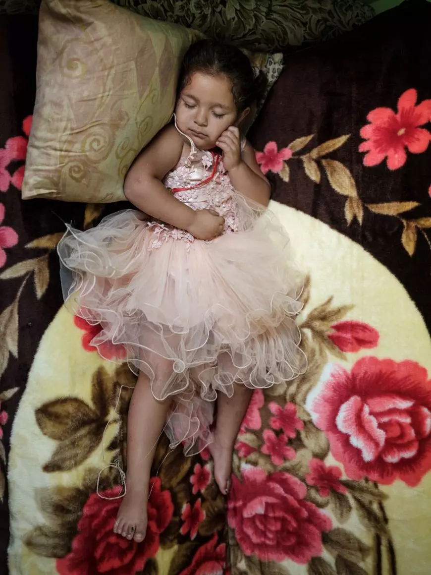 Ce spune despre România un botez acasă la căldărarii din Corcova, care au emigrat și s-au făcut zugravi. „În Belgia avem toate condițiile”