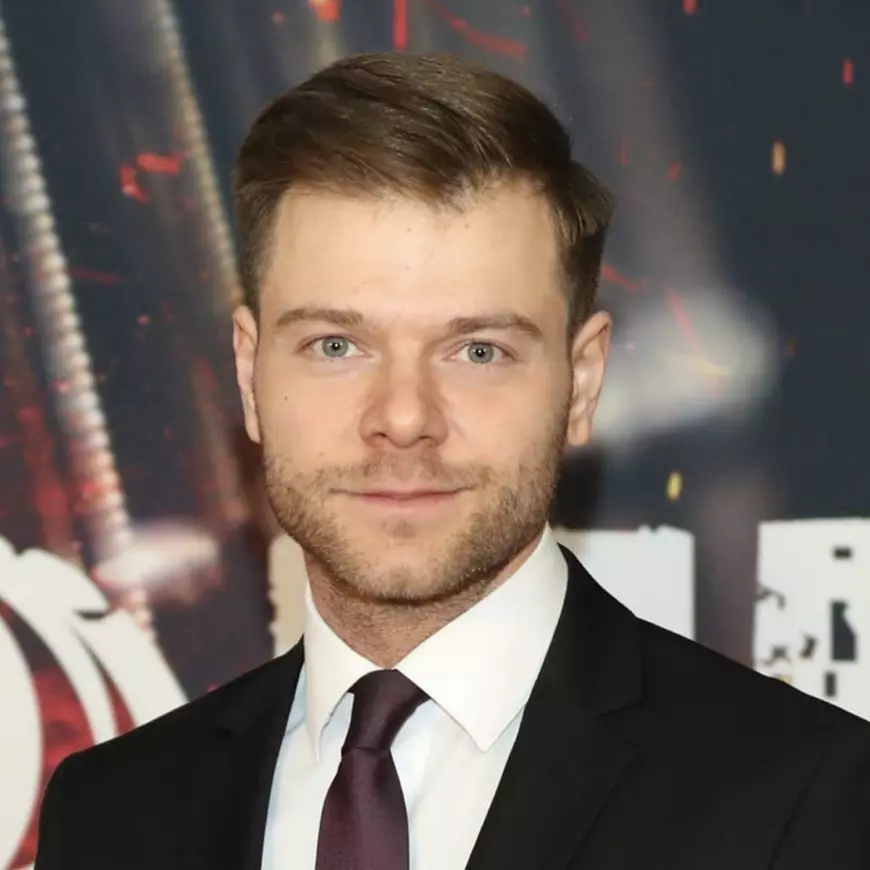 INTERVIU. Cine e tânărul care a publicat fotografiile virale cu rockerii ridicați de Miliția comunistă din cauza hainelor cu trupele preferate. Născut în 1990, Andrei are un mesaj pentru noile generații