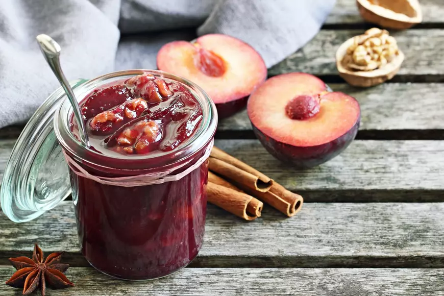 Dulceață de prune cu nuci