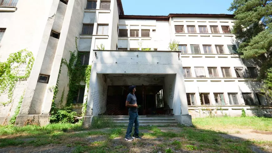 VIDEO. Un supraviețuitor al căminului groazei din Sighet, despre azilele din Voluntari: „Oamenii legați m-au dus direct în amintirile din copilărie”
