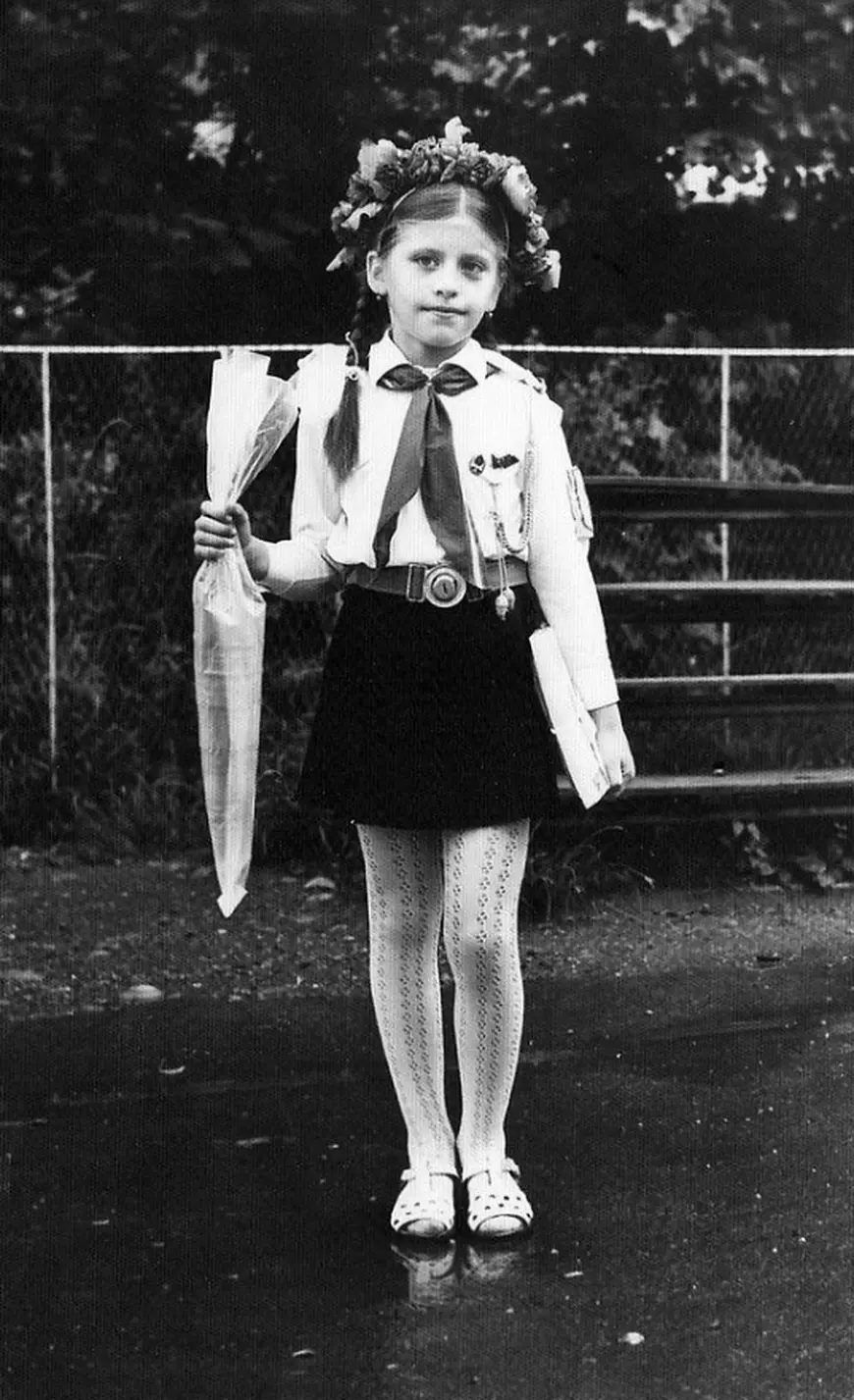 Prima zi de școală. Cum arătau vedetele atunci și ce amintiri au cu colegii și învățătorii