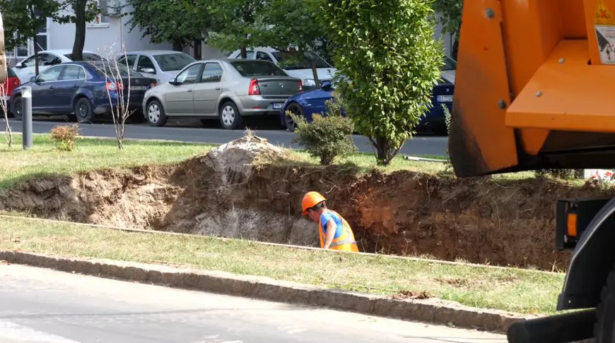 Un fenomen se extinde: din cauza întârzierilor cu anii la marile lucrări din București, locuitorii se simt „ca și cum ne-am mutat în șantier”