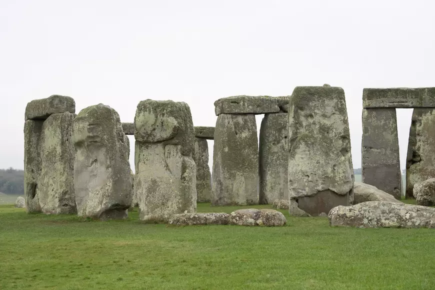 Curiozități despre Stonehenge - Imagine cu o secţiune a ansamblului de la Stonehenge.