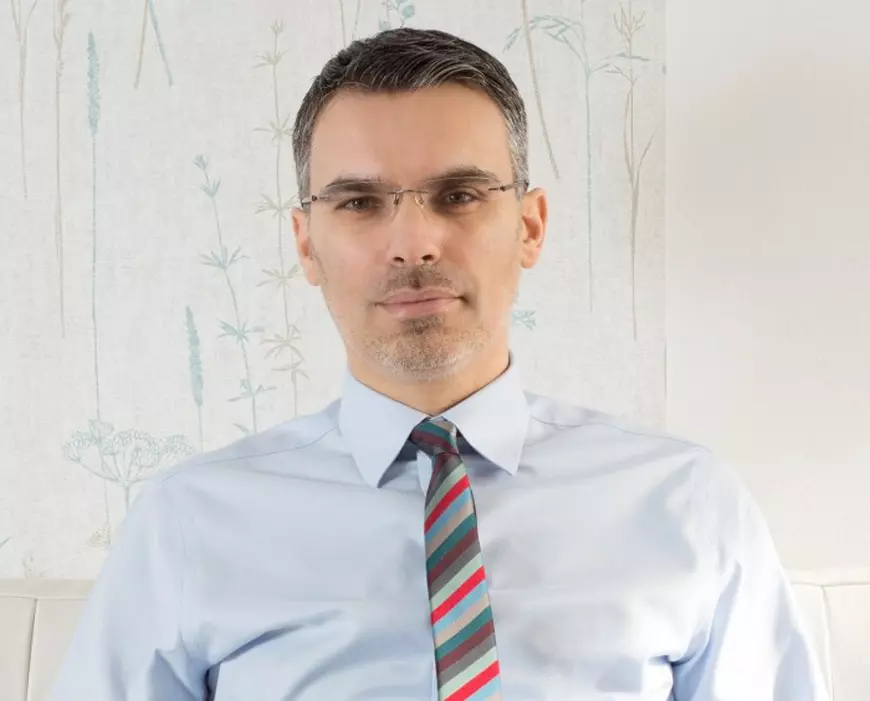 Condamnați pentru corupție, politicieni și jurnaliști, printre patronii institutelor de sondare înaintea anului cu patru runde de alegeri