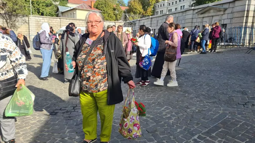 Miile de oamenii trimiși la Iași de Primăria Voluntari au dominat prima zi de pelerinaj la Sfânta Parascheva: „Vin pentru că așa simt nevoia, să mă liniștesc”