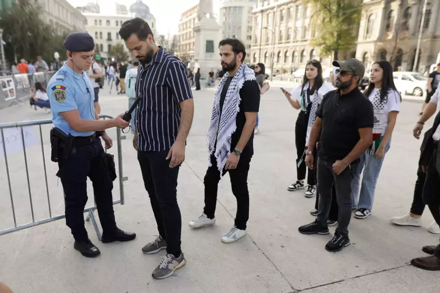 EXCLUSIV. Poliția Română îi cheamă pe palestinieni și pe susținători la sediu: „Mi-au cerut să nu mă duc la miting, să nu vorbesc despre război și să nu postez pe Facebook”. Cei mai mulți susțin că li s-a spus doar „să respectați legea”
