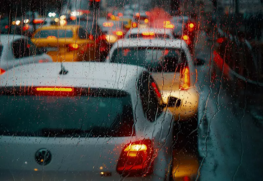 ORAȘELE FĂRĂ AER. Bucureștenii trăiesc cu 4 ani mai puțin din cauza poluării și a lipsei de spații verzi. Costurile ascunse ale fiecărui metru pătrat betonat