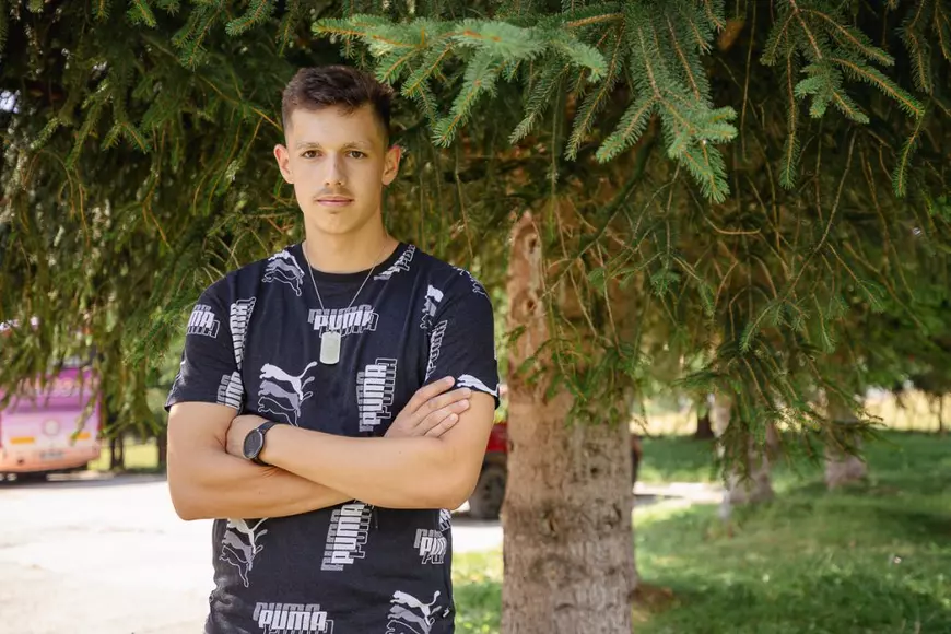 Generația Z față în față cu generația „de ce să pun deșeurile separat, de ce să curăț eu?”. Argumentele a patru liceeni care luptă pentru mediu