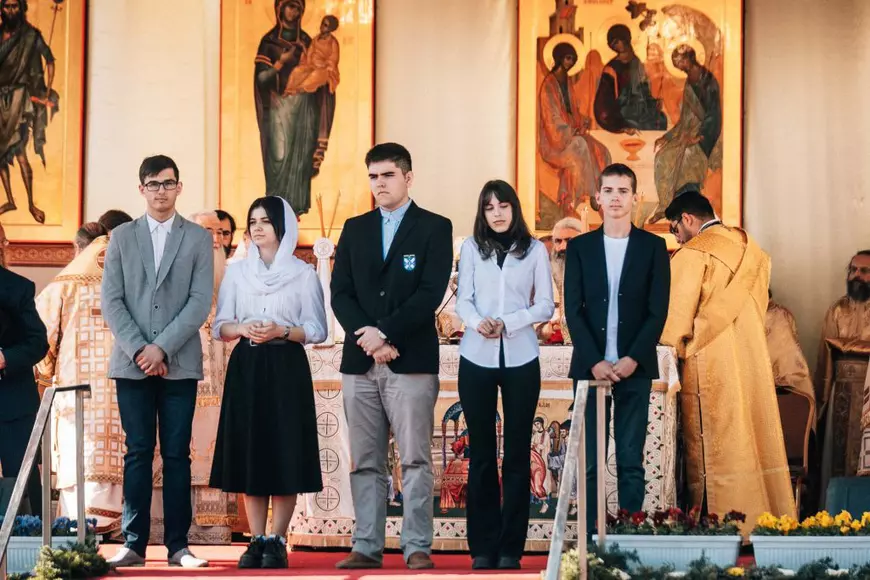 Olimpic internațional, evacuat din casă acum doi ani, premiat de Mitropolitul Moldovei. Cine sunt oamenii care au primit distincții de Sfânta Parascheva