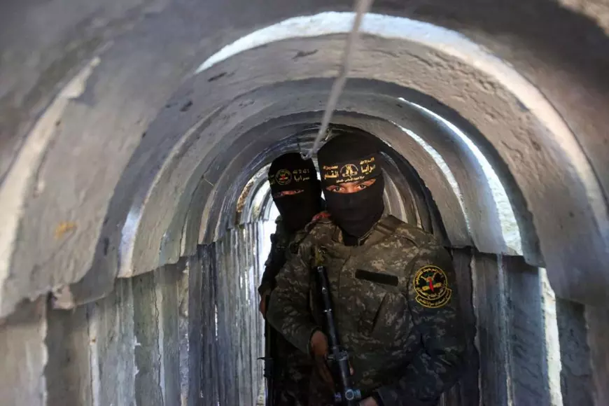 O strategie din epoca medievală, adoptată de Hamas înaintea ofensivei. Pe israelieni îi așteaptă o luptă brutală în subteranele din Gaza