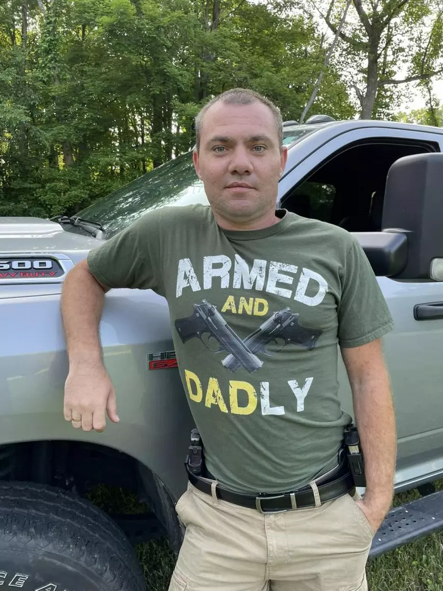 Un român și patru americani au murit intoxicați cu amoniacul scurs dintr-o cisternă răsturnată, pe o șosea din Ohio. Vasile avea 31 de ani