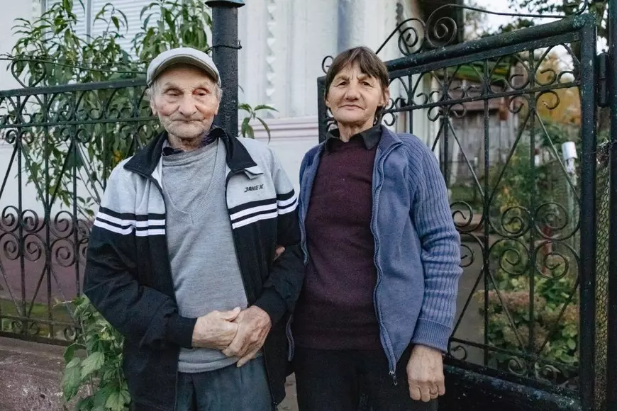 REPORTAJ. Viața la 102 ani. Cu schijele de pe frontul din Crimeea încă în corp, Ioan Loghin se bucură că vede din nou: „Mi-era dor de oameni”