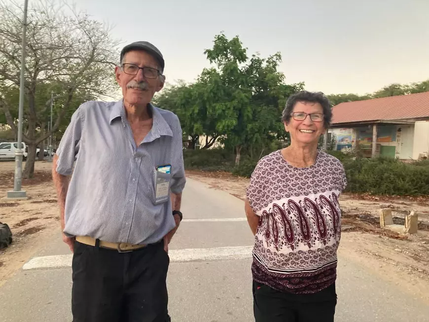 INTERVIU EXCLUSIV. Ce spune nepotul femeii eliberate, care la plecare le-a strâns mâna răpitorilor săi. „Un gest de pace care îi face de ruşine pe ucigașii Hamas”