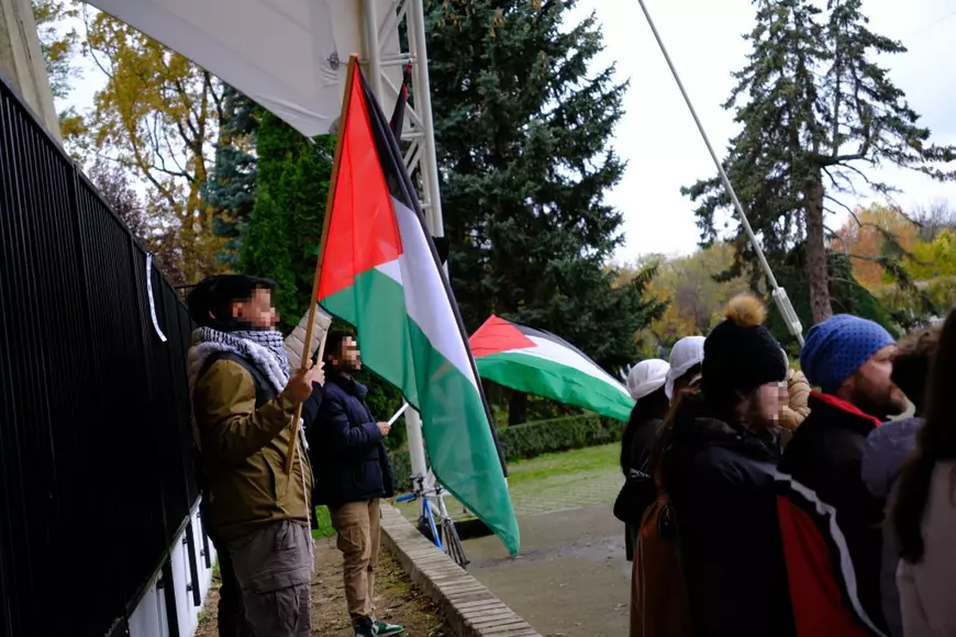 REPORTAJ. „Socrul meu a murit acum câteva zile din lipsă de medicamente în orașul Gaza.” Mărturii ale palestinienilor care trăiesc în Timișoara