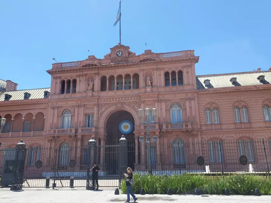 CORESPONDENȚĂ DIN BUENOS AIRES. De ce au votat argentinienii un președinte care vrea să privatizeze educația și sănătatea