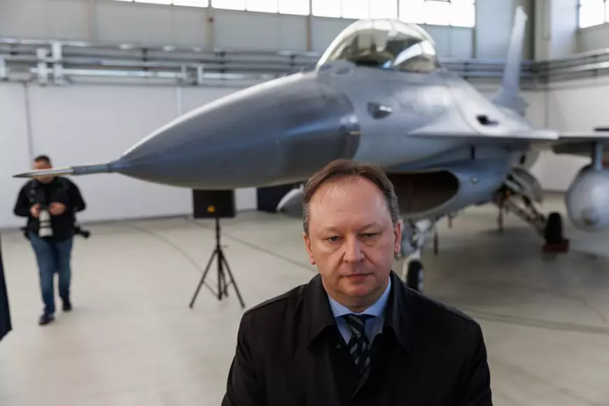 Reportaj din centrul de instruire a piloților pe avioanele F-16 de lângă Fetești. Când se vor antrena ucrainenii în Bărăgan