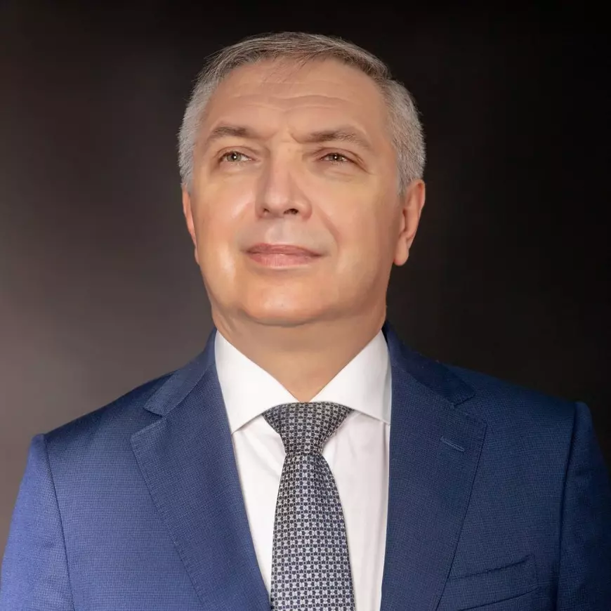 Topul celor mai prosperi rectori din România. Ce conducător de universitate ar putea să-și ia o Tesla la fiecare două luni