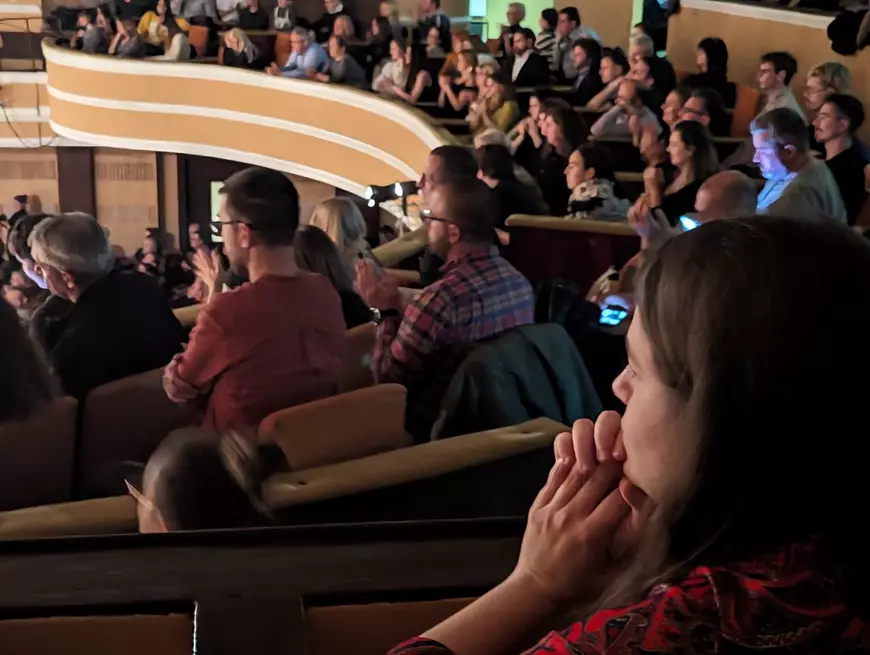 REPORTAJ. „Parcă nu respira nimeni”. Povestea tinerilor lăutari care au strălucit pe o scenă dedicată muzicii clasice