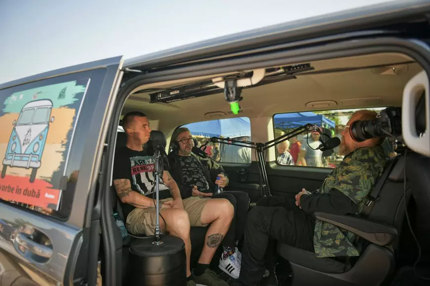 Evenimente culturale printre tarabele din piață, în orașul care s-a dorit „liber de manele”