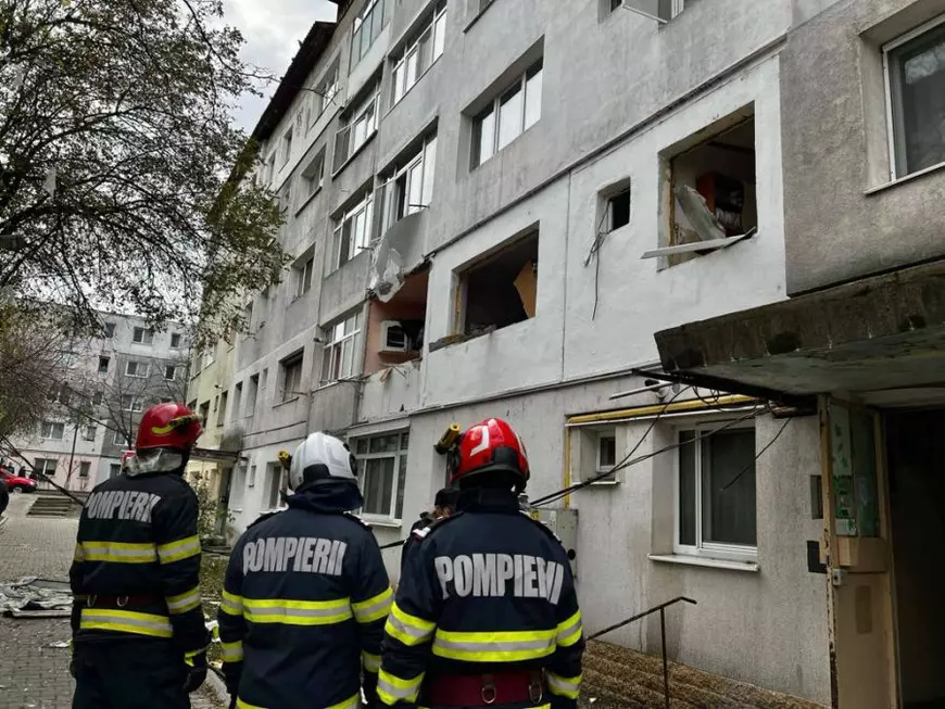 Explozie puternică într-un apartament din Bacău. Două persoane au suferit arsuri