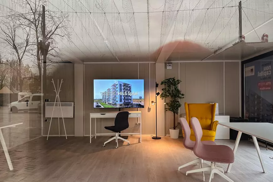 Primarul Negoiță a instalat la târgul de Crăciun de la Hala Laminor un birou de vânzări pentru complexul rezidențial HILS, al fratelui său. Minicartierul urmează să fie construit lângă hală