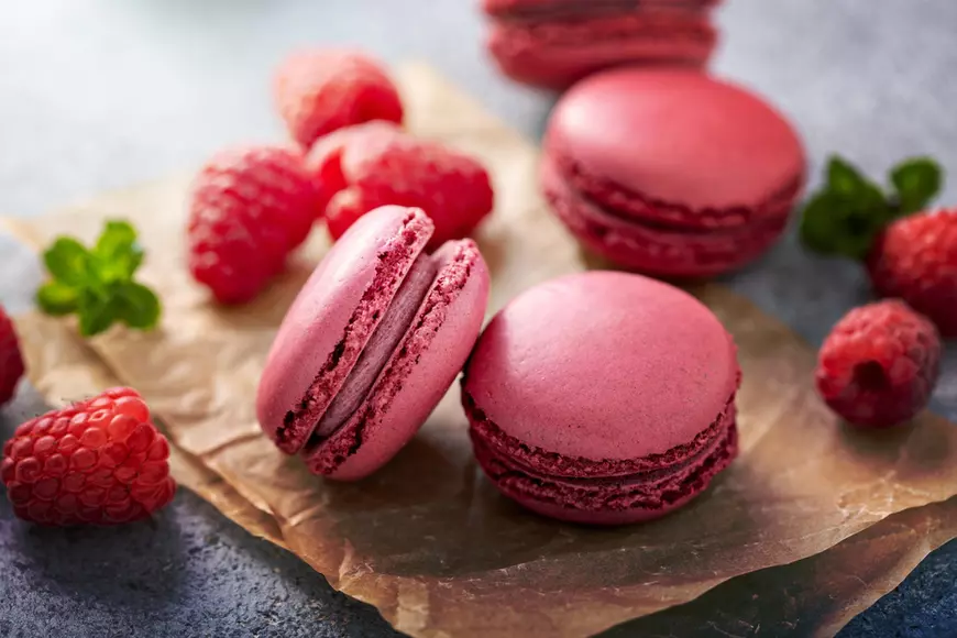 Macarons cu ciocolată și zmeură