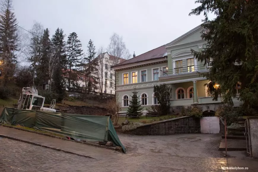 Cu o zi înaintea prăbușirii internatului din Odorheiu Secuiesc, presa locală scria că guvernul maghiar e pregătit să-l renoveze din cauza problemelor