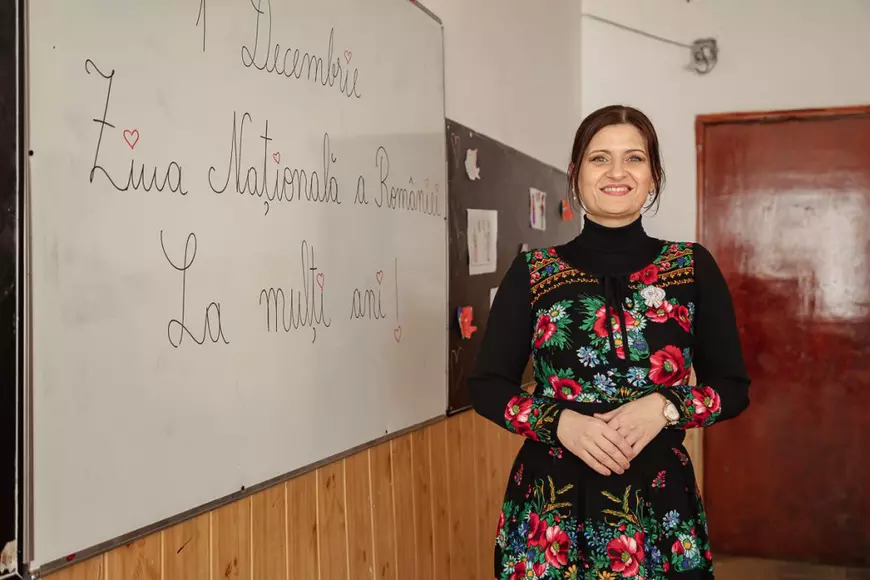 Patru profesoare povestesc ce le motivează să predea la țară, în zone defavorizate: „Am 20 de ani de navetă. Dar vreau să-i văd pe copii oameni mari”
