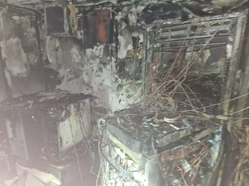 FOTO Incendiu la Casa de Asigurări de Sănătate Vaslui. Serverele instituției au luat foc