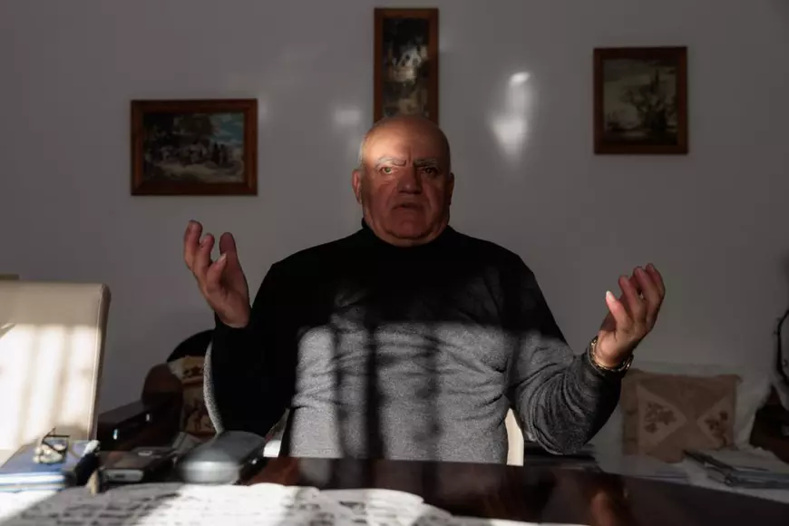 Lupta unui om cu sistemul, de la primul „Nu” și până în prezent: Șefii județului Suceava cer daune de 50.000 de euro de la un pensionar din Valea Putnei, care s-a opus proiectului gropii de gunoi pe pășunea satului | FOTO