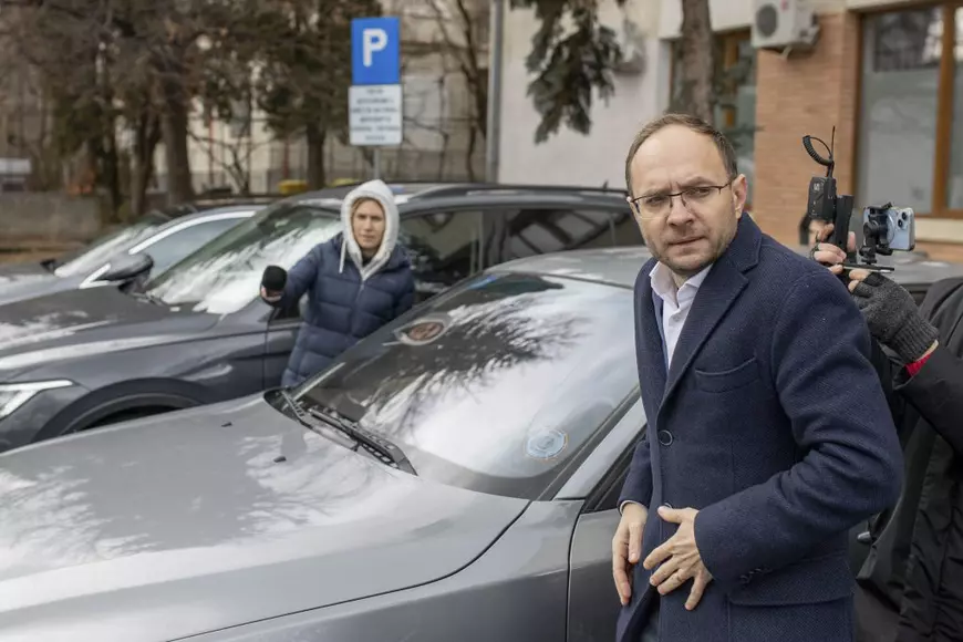 „Când avea Botoșaniul lalele și crini imperiali, dacă nu era soția mea?!”. Cât a costat amenajarea despre care vorbește denunțătorul primarului din oraș. Reacția primăriei